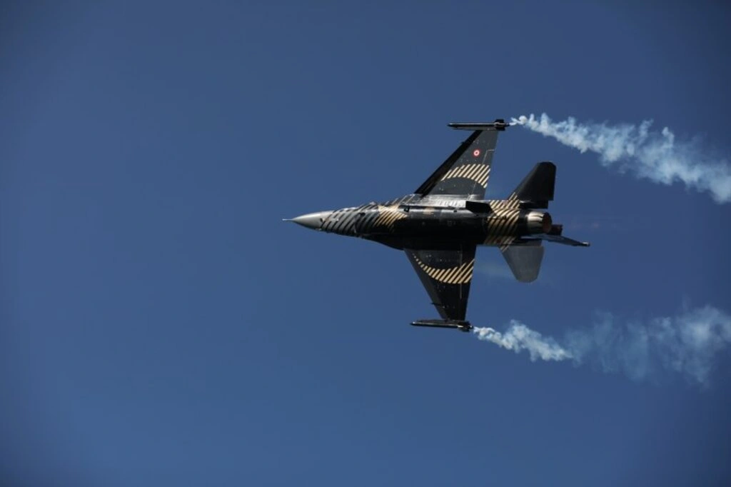 Türk Yıldızları, SOLOTÜRK, HÜRJET ve helikopter gösterileri nefesleri kesti - Resim 34