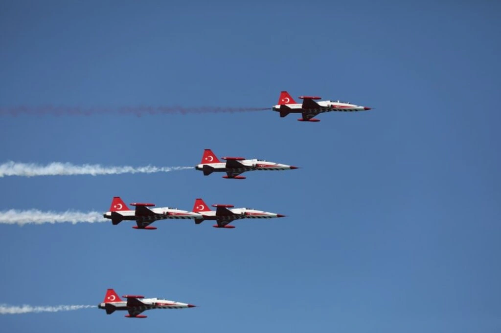 Türk Yıldızları, SOLOTÜRK, HÜRJET ve helikopter gösterileri nefesleri kesti - Resim 38