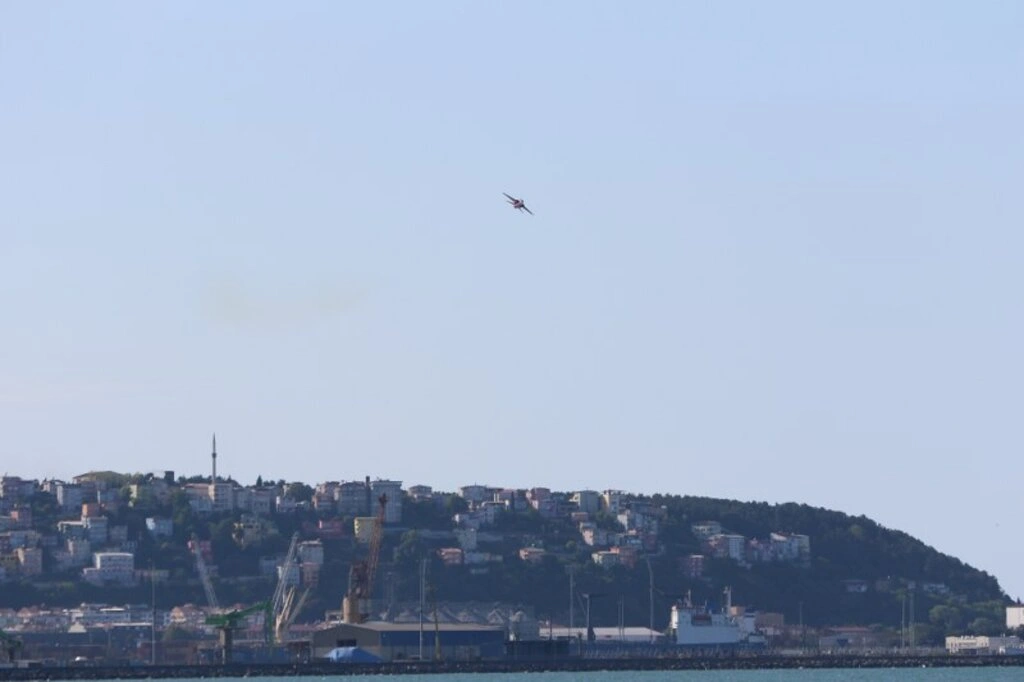 Türk Yıldızları, SOLOTÜRK, HÜRJET ve helikopter gösterileri nefesleri kesti - Resim 47