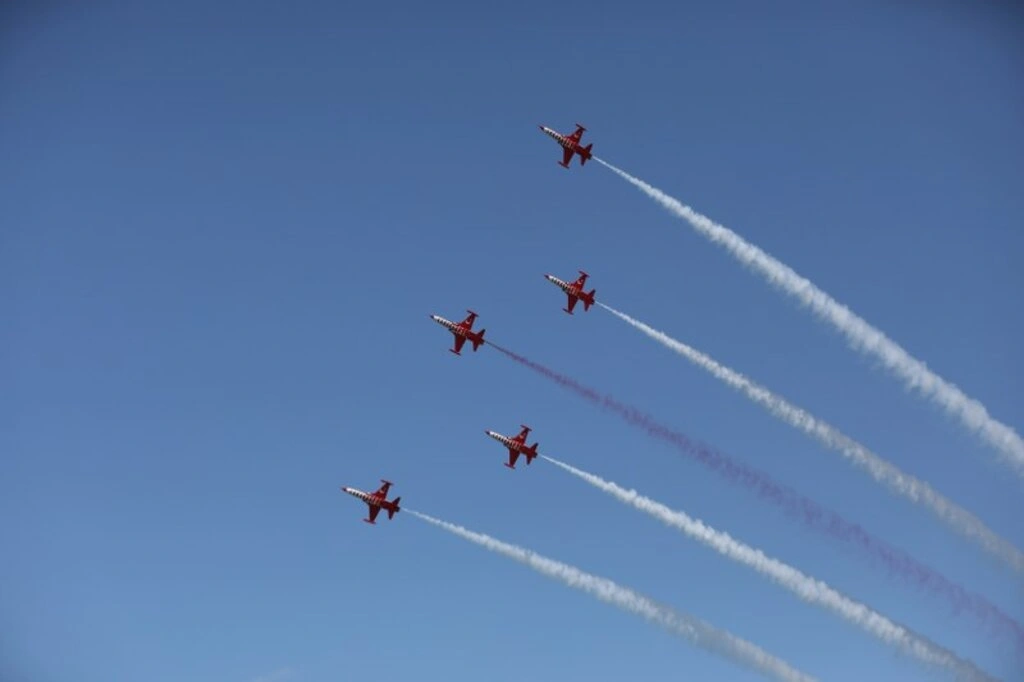 Türk Yıldızları, SOLOTÜRK, HÜRJET ve helikopter gösterileri nefesleri kesti - Resim 52