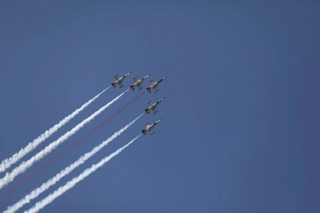 Türk Yıldızları, SOLOTÜRK, HÜRJET ve helikopter gösterileri nefesleri kesti - Resim 54