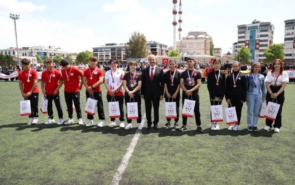 Samsun'da 19 Mayıs Atatürk'ü Anma Gençlik ve Spor Bayramı Coşkuyla Kutlandı - Resim 73