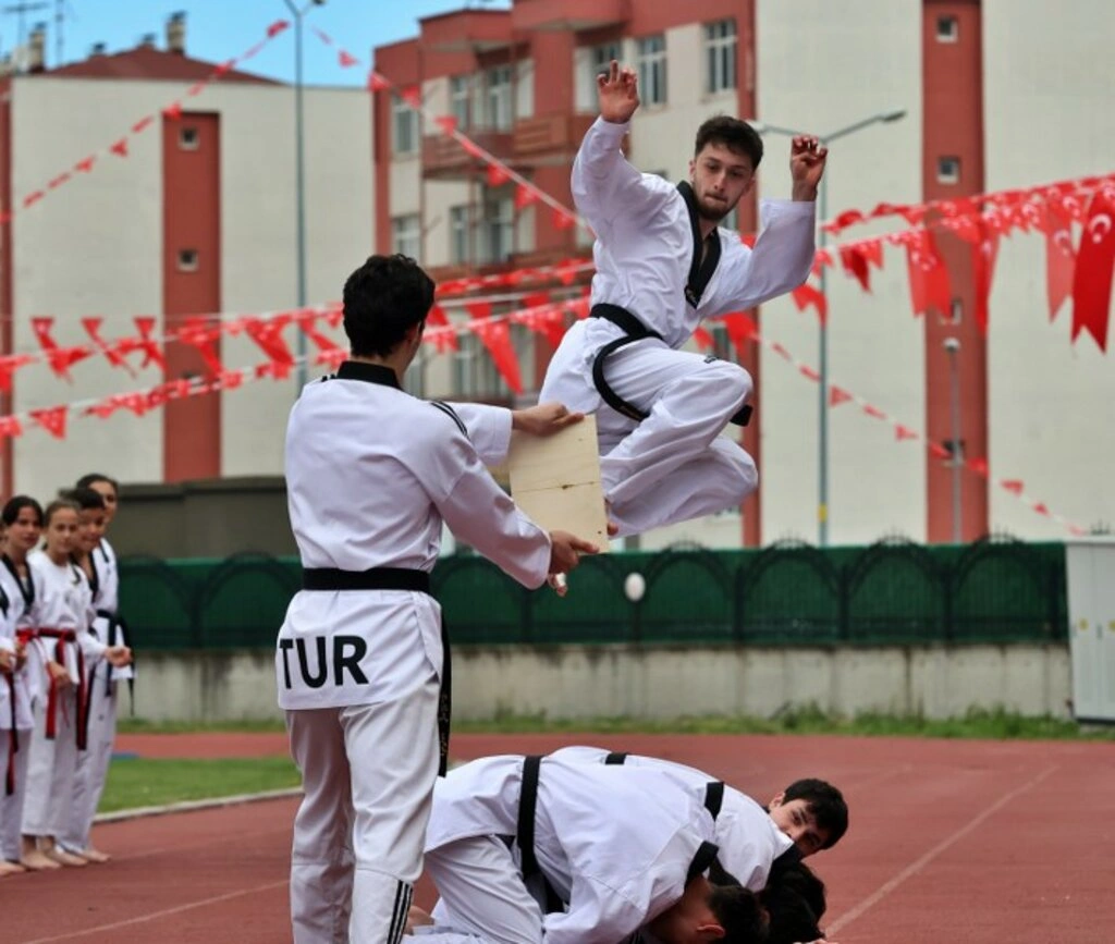 Samsun'da 19 Mayıs Atatürk'ü Anma Gençlik ve Spor Bayramı Coşkuyla Kutlandı - Resim 97