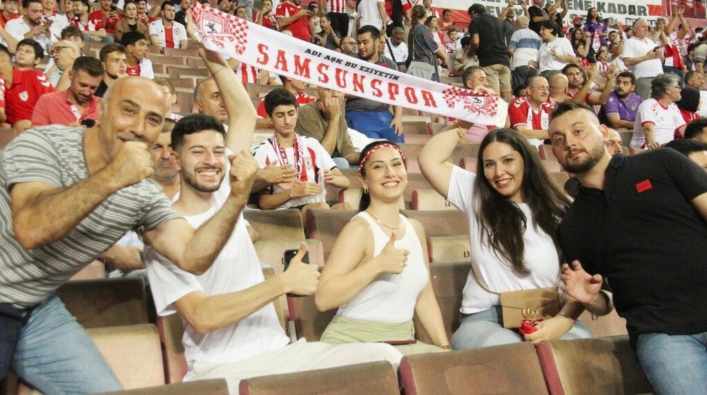 Samsunspor'un Beşiktaş Maçında Stadyum Dolmadı Ama Tribünler Güzeldi - Resim 6