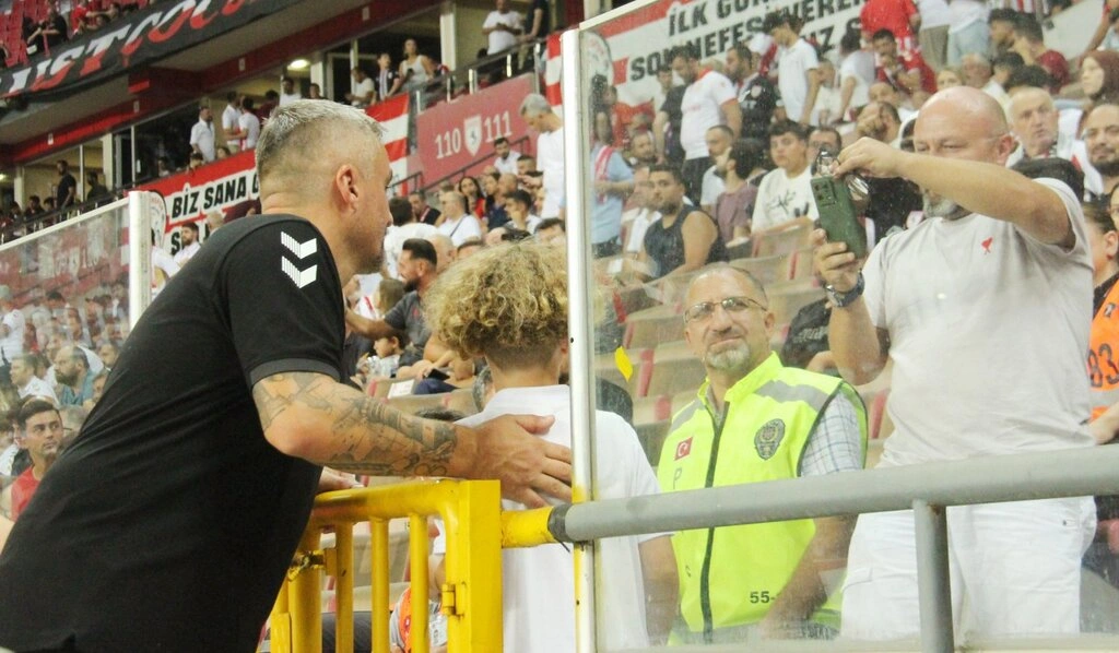 Samsunspor'un Beşiktaş Maçında Stadyum Dolmadı Ama Tribünler Güzeldi - Resim 8