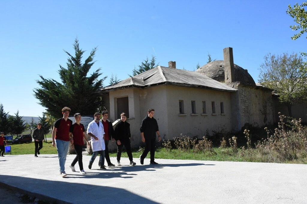 Ladik'teki Tarihi Akpınar Fen Lisesi, Müzeyi Andıran Sergi Alanına Sahip - Resim 2