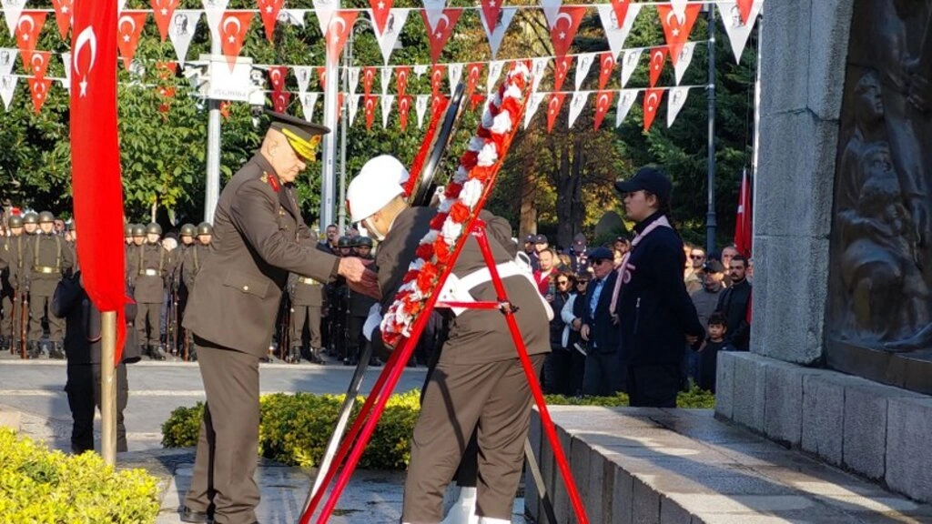 Büyük Önder Mustafa Kemal Atatürk 10 Kasım'da Samsun'da Anıldı - Resim 2