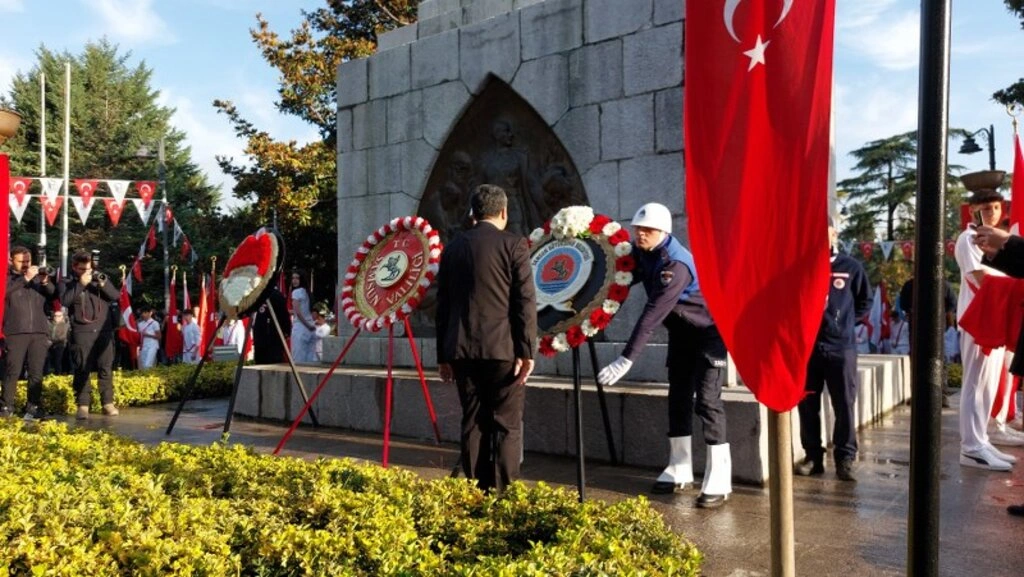 Büyük Önder Mustafa Kemal Atatürk 10 Kasım'da Samsun'da Anıldı - Resim 3