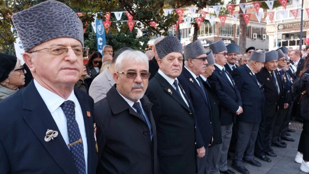 Büyük Önder Mustafa Kemal Atatürk 10 Kasım'da Samsun'da Anıldı - Resim 4