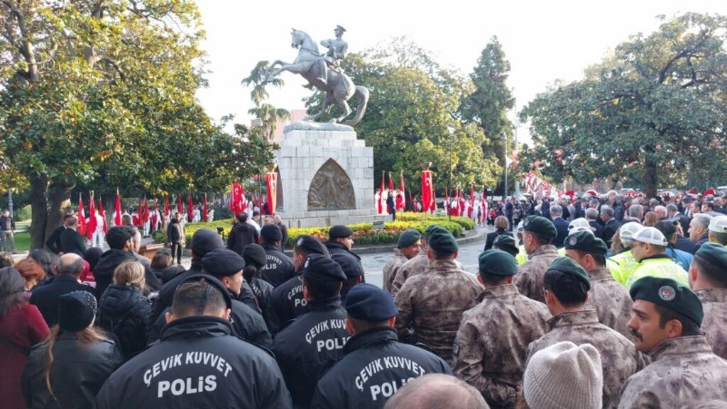Büyük Önder Mustafa Kemal Atatürk 10 Kasım'da Samsun'da Anıldı - Resim 5
