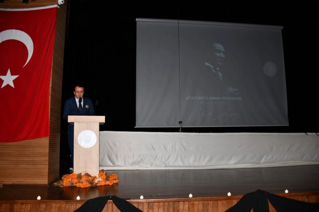 Büyük Önder Mustafa Kemal Atatürk 10 Kasım'da Samsun'da Anıldı - Resim 12