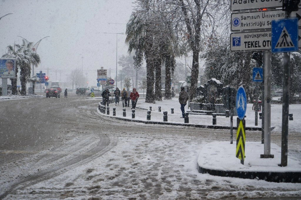 Samsun Kar Altında! İşte Kentten Manzaralar... - Resim 19