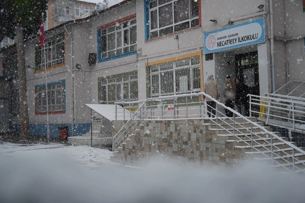 Samsun Kar Altında! İşte Kentten Manzaralar... - Resim 36