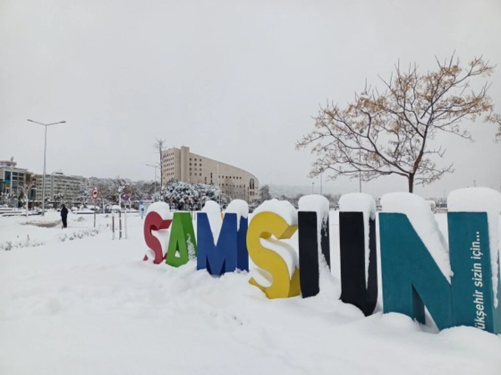 Samsun’da Kar Eğlencesi! Şehirden Renkli Görüntüler... - Resim 14