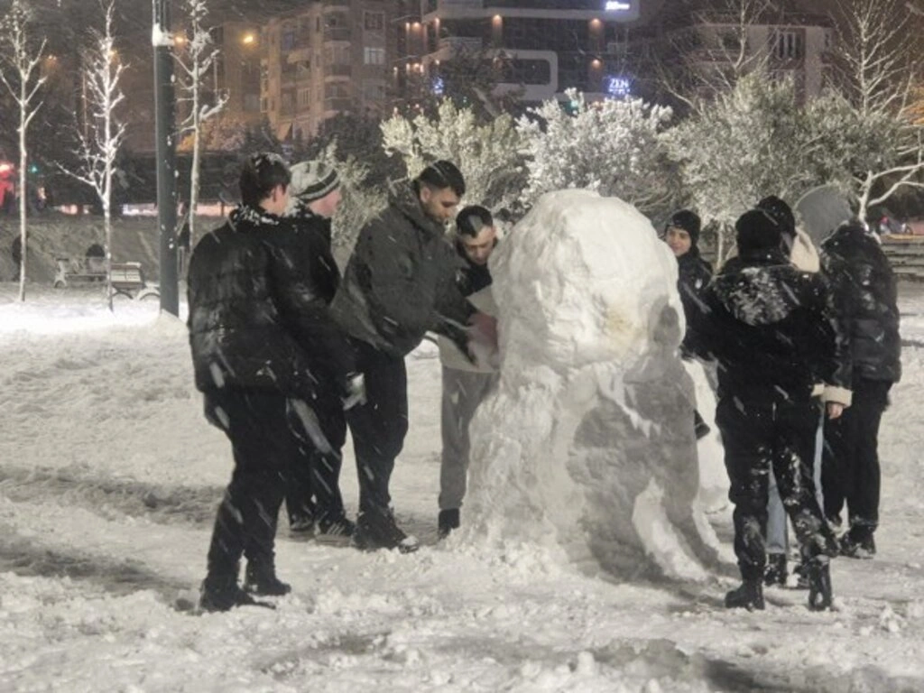 Samsun’da Kar Eğlencesi! Şehirden Renkli Görüntüler... - Resim 17