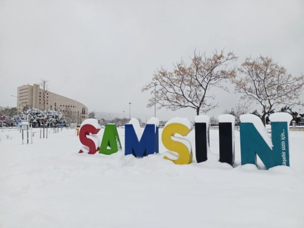 Samsun’da Kar Eğlencesi! Şehirden Renkli Görüntüler... - Resim 62