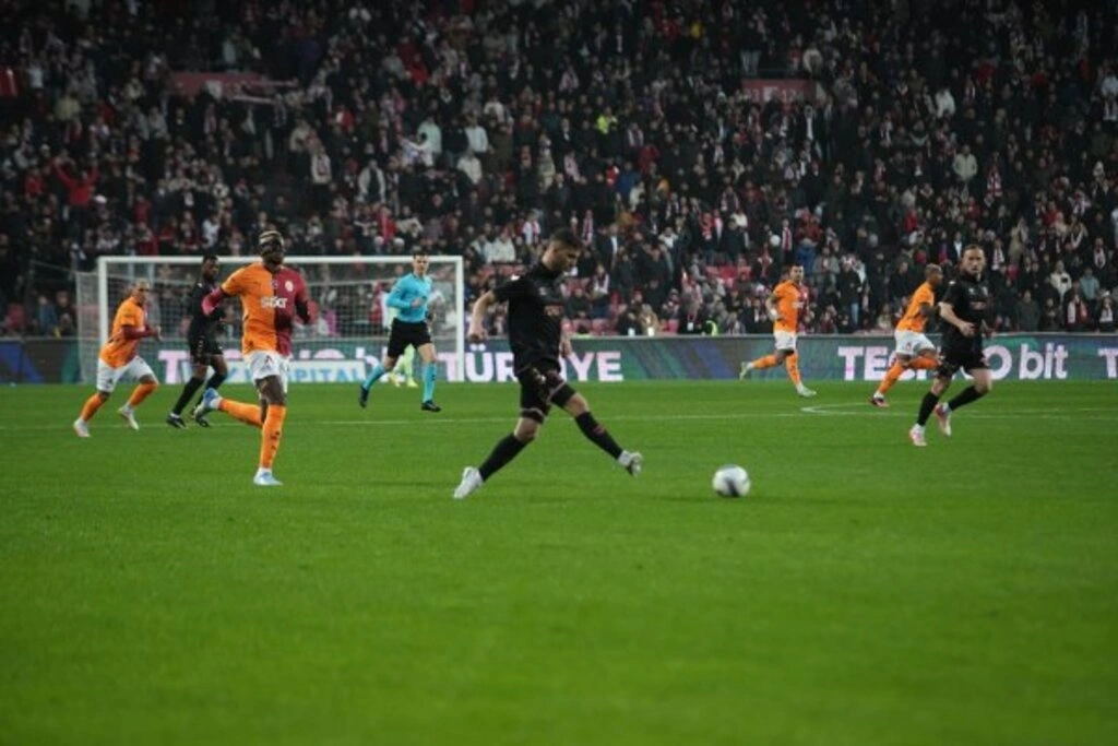 Samsunspor: 0 - Galatasaray: 2 (Foto Galeri) - Resim 21