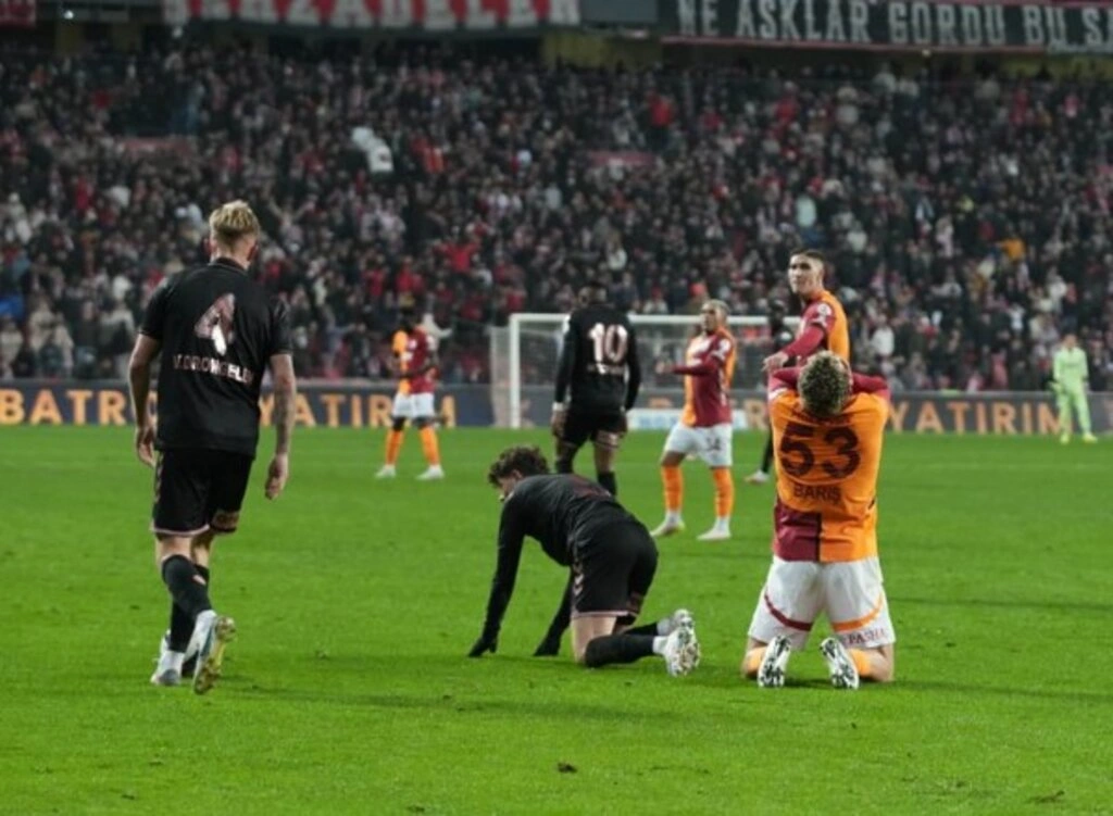 Samsunspor: 0 - Galatasaray: 2 (Foto Galeri) - Resim 37