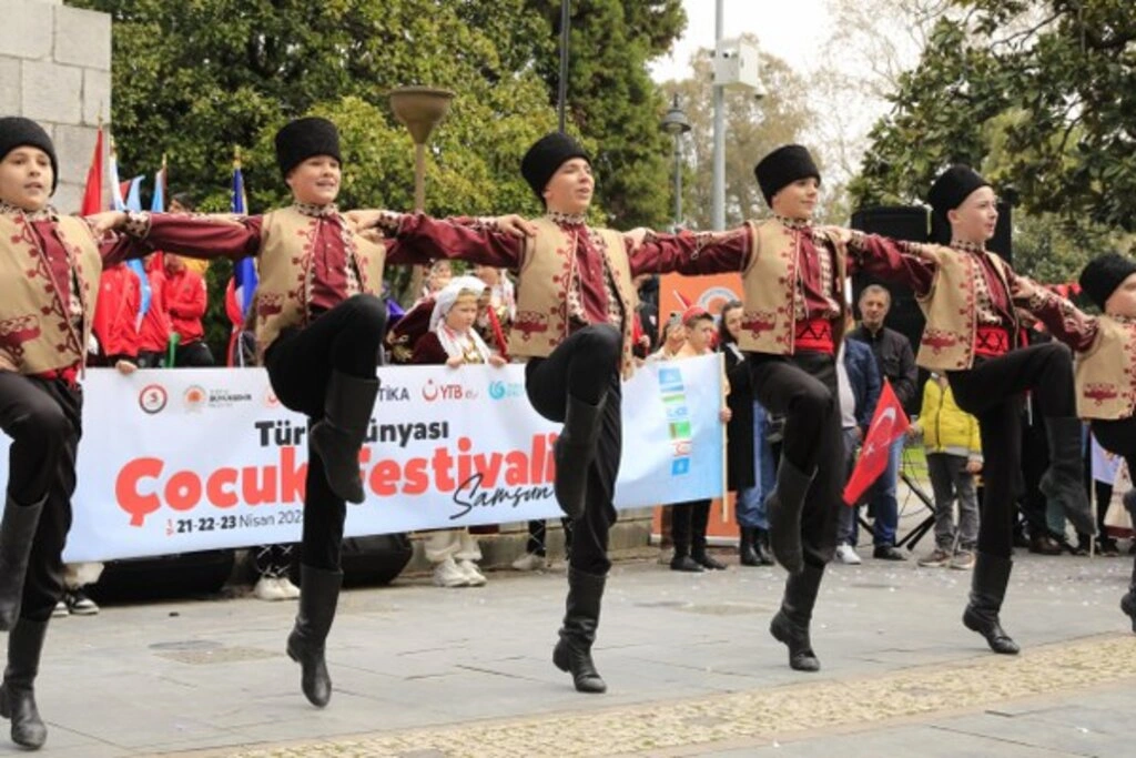 9 Ülkeden Çocuklar Samsun'da Buluştu - Resim 22
