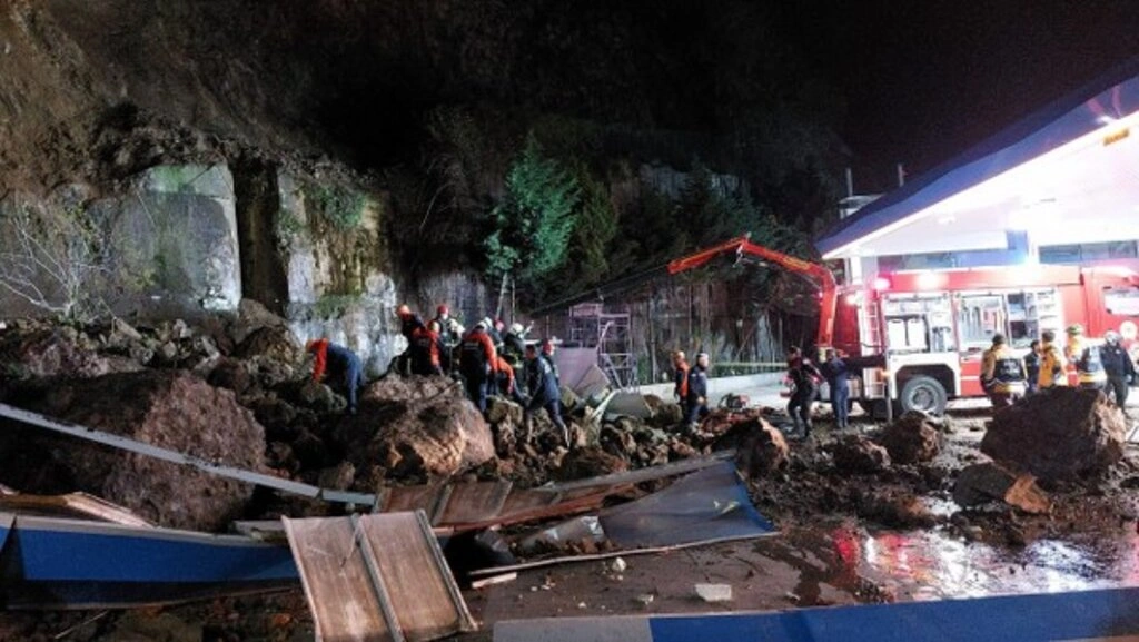Samsun'daki Heyelan Faciasından Görüntüler - Resim 16