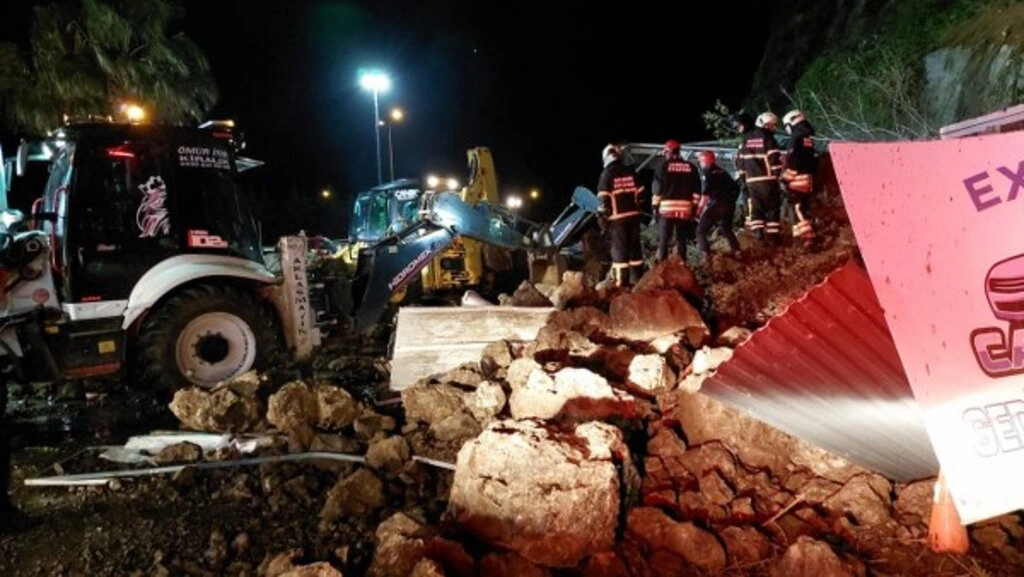 Samsun'daki Heyelan Faciasından Görüntüler - Resim 18