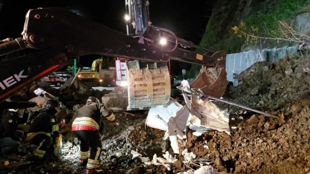 Samsun'daki Heyelan Faciasından Görüntüler - Resim 22
