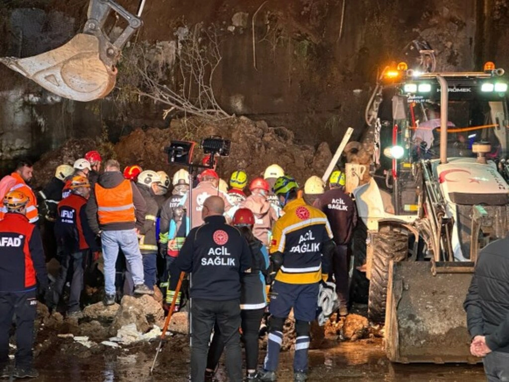 Samsun'daki Heyelan Faciasından Görüntüler - Resim 36