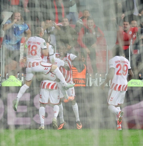 Samsunspor: 3 - Dinamo Kiev: 0 (Foto Galeri) - Resim 62