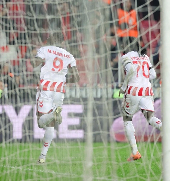 Samsunspor: 3 - Dinamo Kiev: 0 (Foto Galeri) - Resim 65