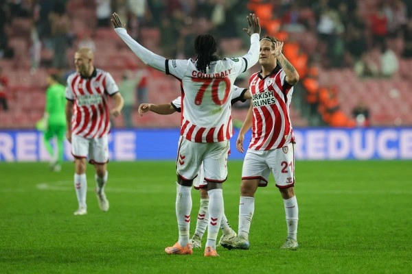 Samsunspor: 3 - Dinamo Kiev: 0 (Foto Galeri) - Resim 77