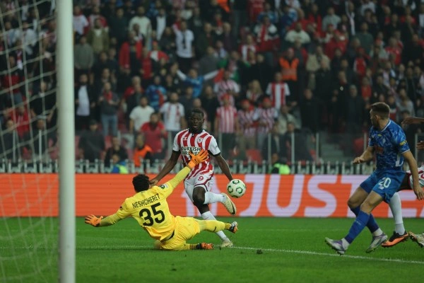Samsunspor: 3 - Dinamo Kiev: 0 (Foto Galeri) - Resim 24
