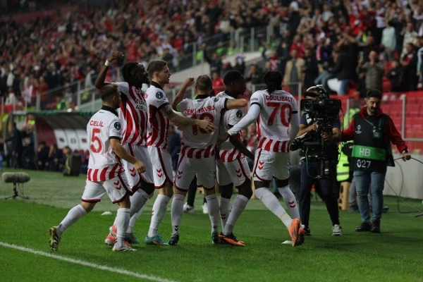 Samsunspor: 3 - Dinamo Kiev: 0 (Foto Galeri) - Resim 26