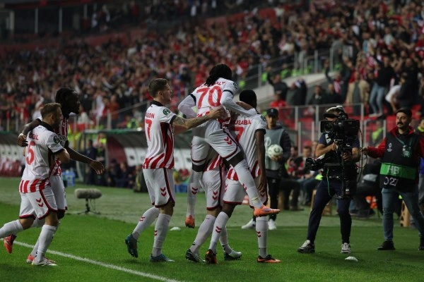 Samsunspor: 3 - Dinamo Kiev: 0 (Foto Galeri) - Resim 31
