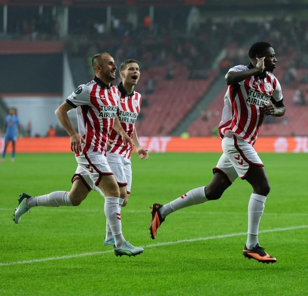 Samsunspor: 3 - Dinamo Kiev: 0 (Foto Galeri) - Resim 42
