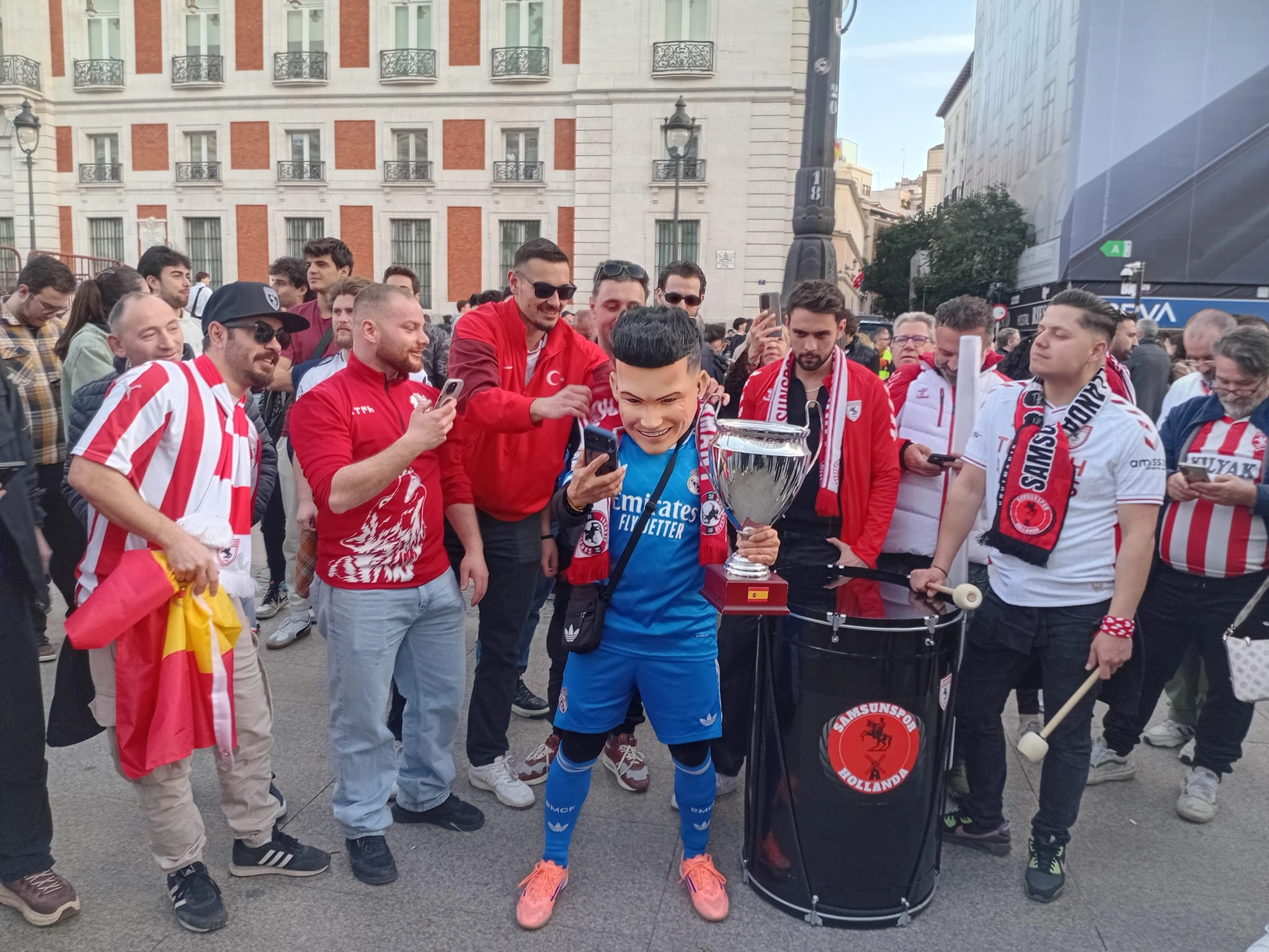 Madrid'de Samsunspor Rüzgarı! Taraftar Şov Yaptı - Resim 4