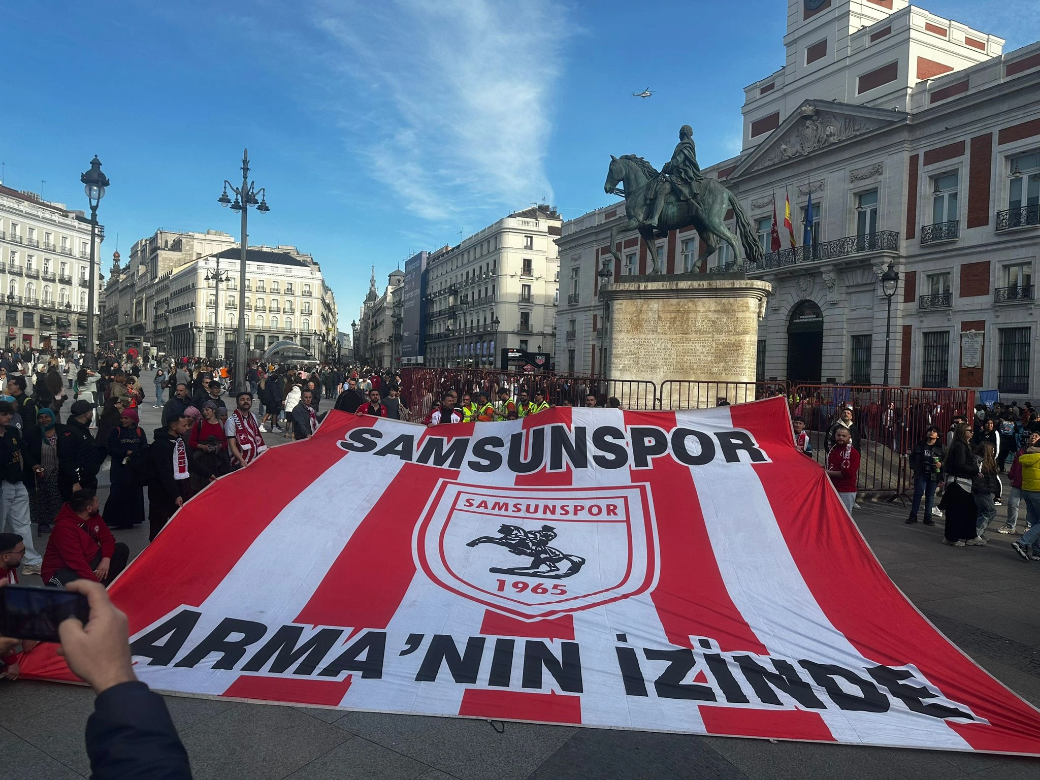 Madrid'de Samsunspor Rüzgarı! Taraftar Şov Yaptı - Resim 11