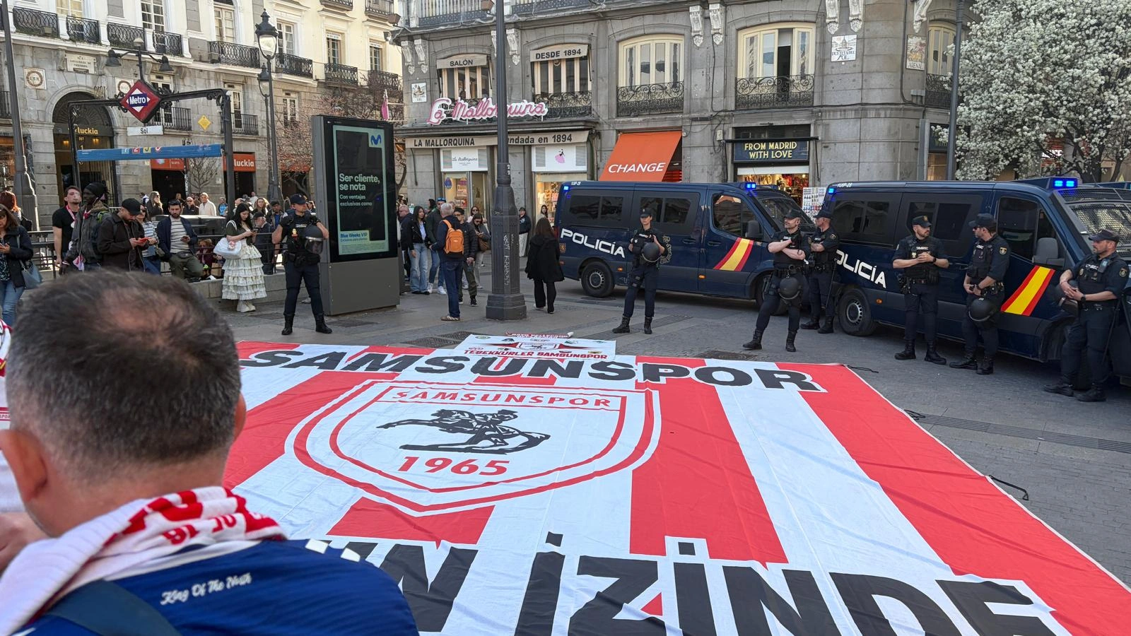 Madrid'de Samsunspor Rüzgarı! Taraftar Şov Yaptı - Resim 18