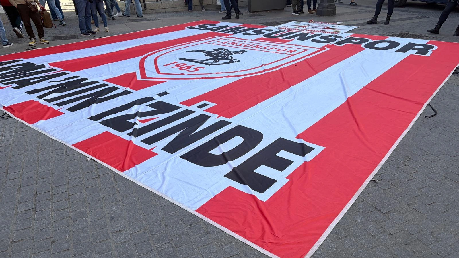 Madrid'de Samsunspor Rüzgarı! Taraftar Şov Yaptı - Resim 19