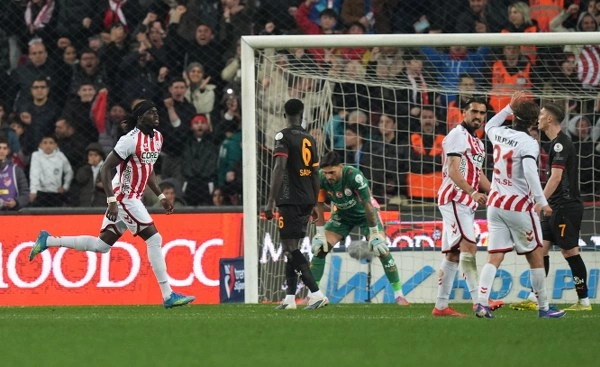 Samsunspor: 4 - Galatasaray: 1 (Foto Galeri) - Resim 54