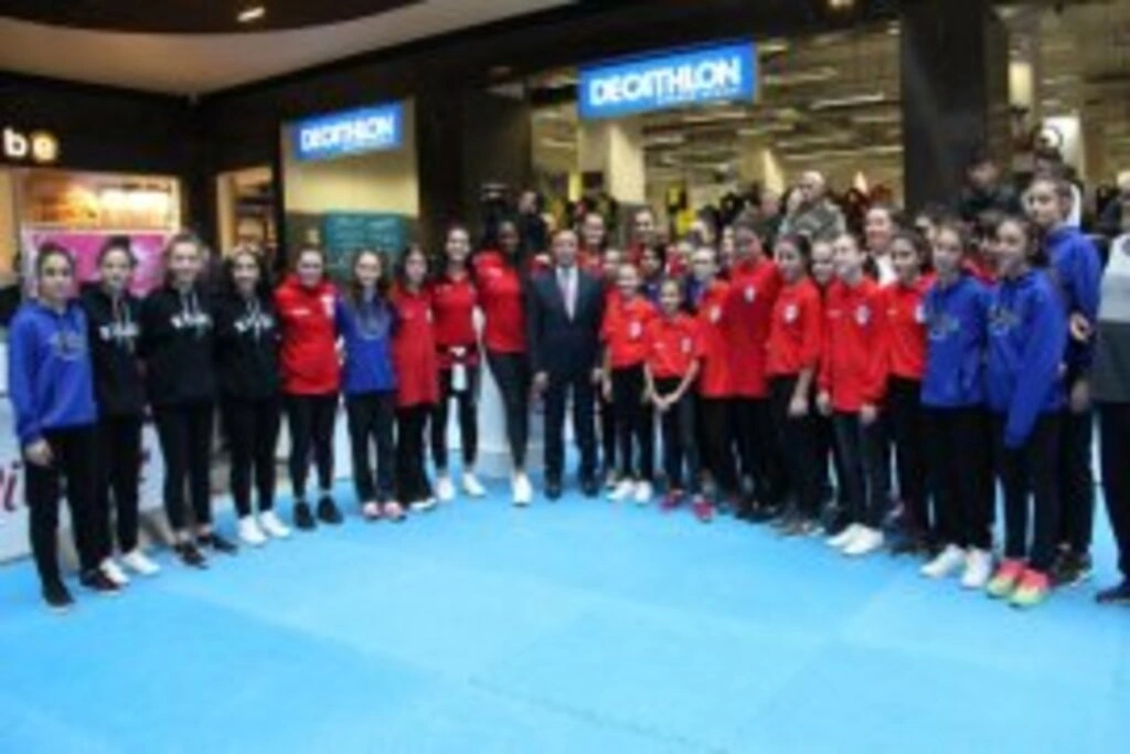 Çocuklara Muhteşem Kutlama - Resim 9