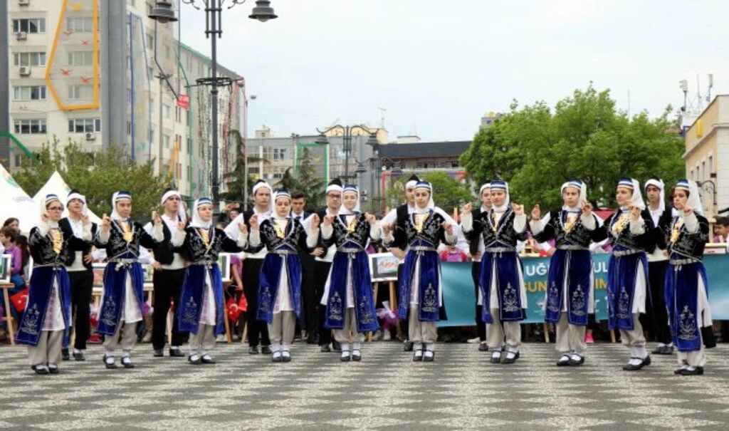Uğur'lu öğrencilerin "Atatürk sevgisi" kitaba dönüştü - Resim 2