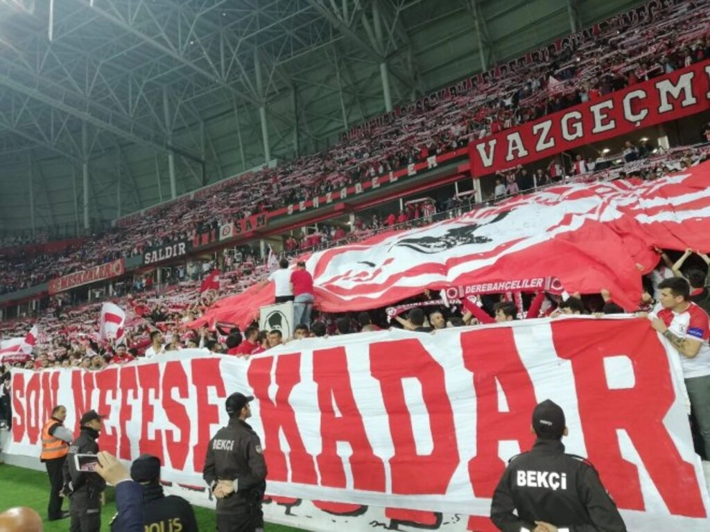 Her Şey Çok Güzel Başlamıştı - Resim 2