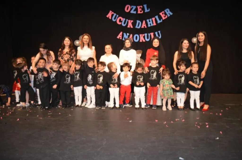 Küçük Dahiler'de mezuniyet coşkusu - Resim 3