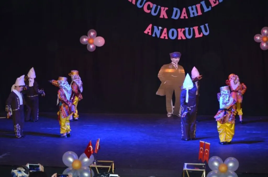 Küçük Dahiler'de mezuniyet coşkusu - Resim 19