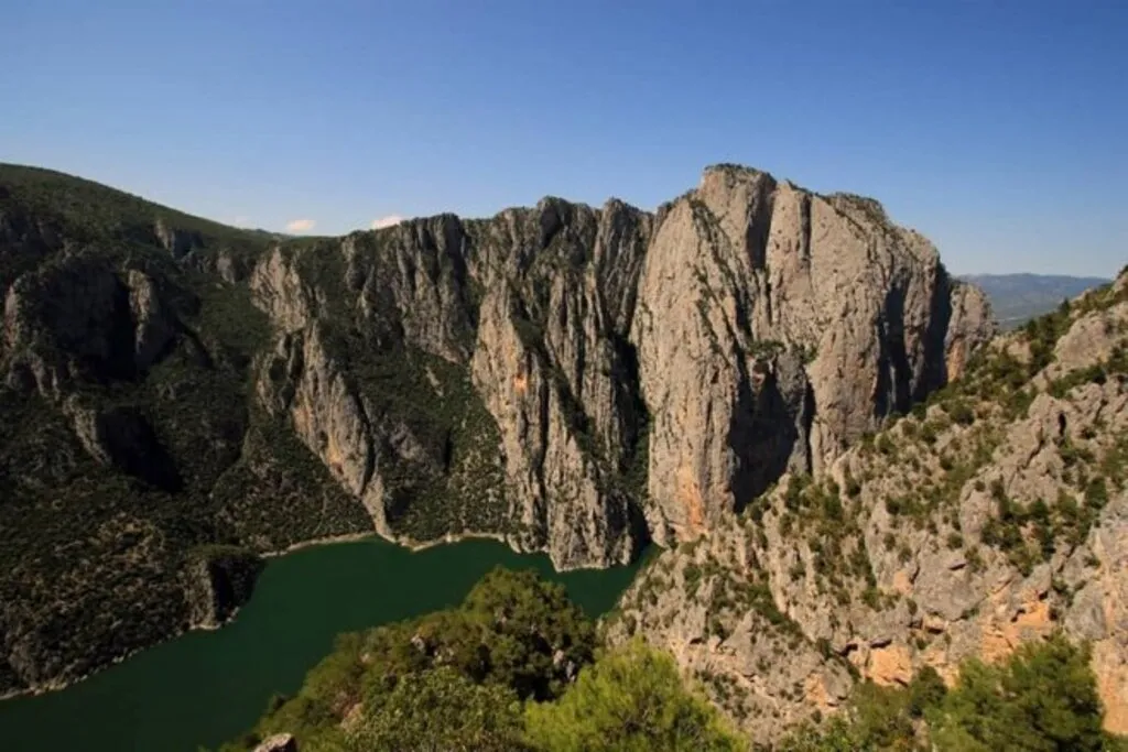 Şahinkaya Kanyonu eşsiz doğal güzelliği ile hayran bırakıyor - Resim 1