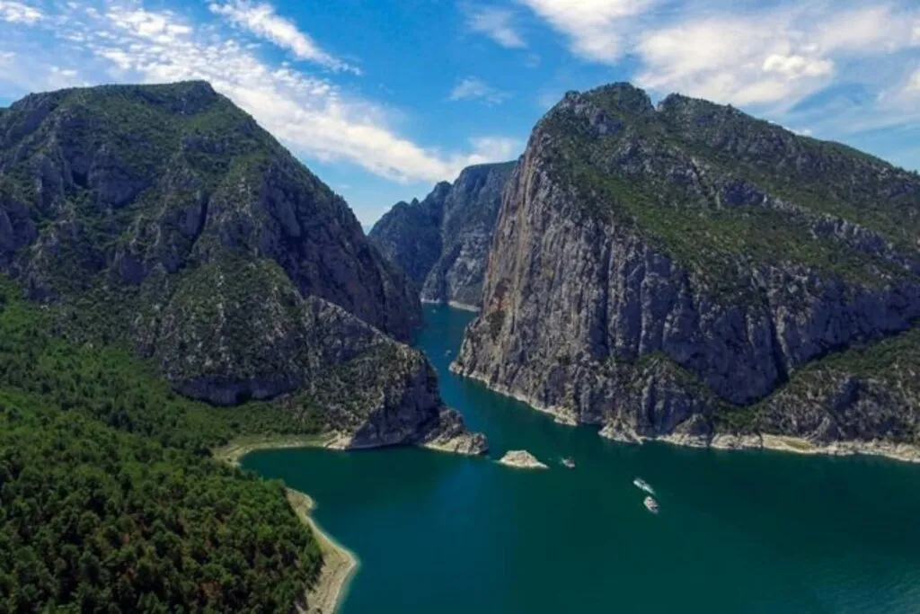 Şahinkaya Kanyonu eşsiz doğal güzelliği ile hayran bırakıyor - Resim 2