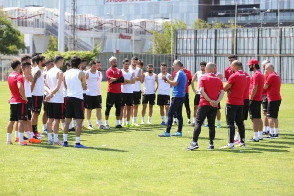 Samsunspor yeni sezon hazırlıklarını bugün yaptığı idmanla sürdürdü - Resim 3
