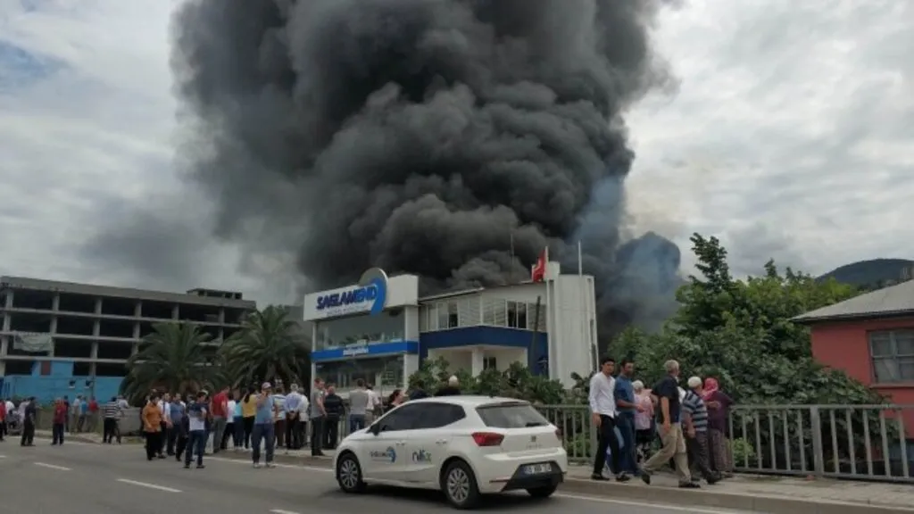Samsun'da İşyeri Cayır Cayır Yandı - Resim 11