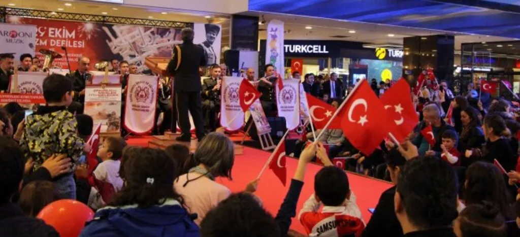 Askeri bandodan cumhuriyet konseri - Resim 1