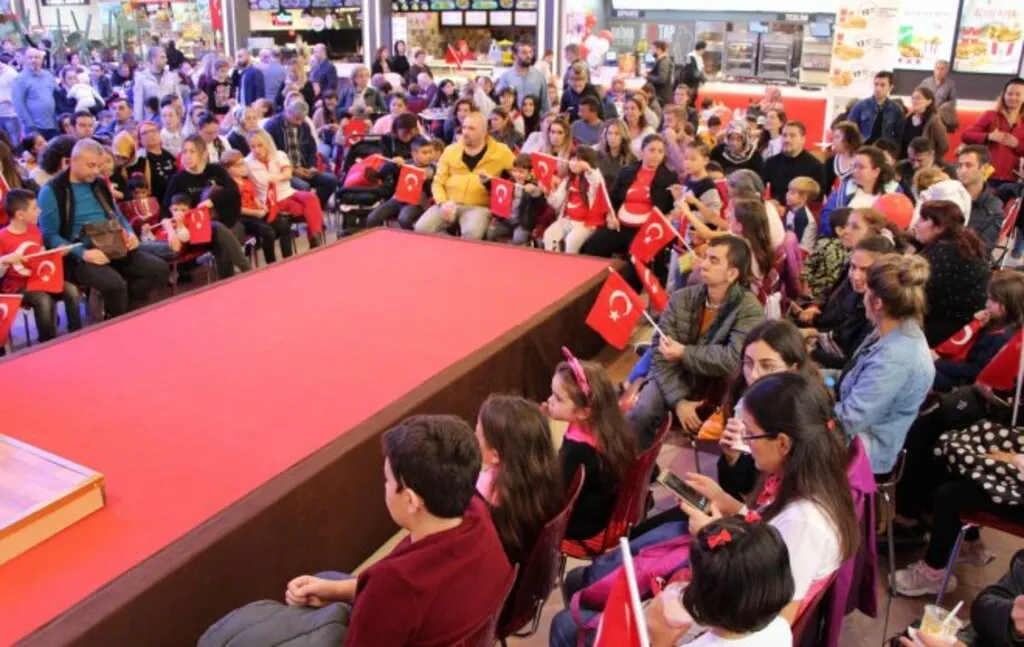 Askeri bandodan cumhuriyet konseri - Resim 3